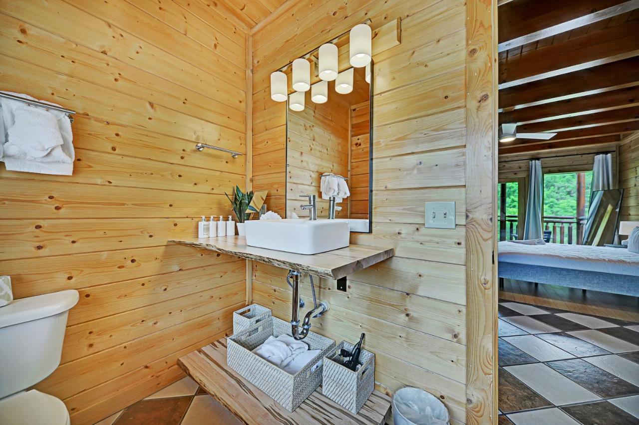 Gorgeous Large Mountain View Cabin W Hot Tub, Free Wifi, Games Sevierville Exterior photo