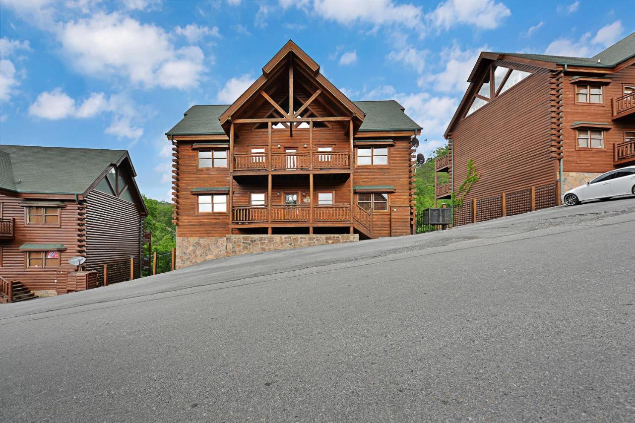 Gorgeous Large Mountain View Cabin W Hot Tub, Free Wifi, Games Sevierville Exterior photo